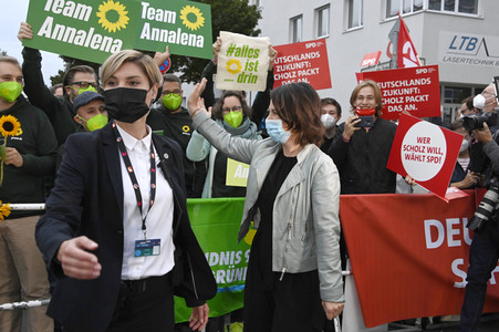 Triell - Dreikampf ums Kanzleramt in Berlin