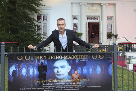 Theaterpremiere 'Die Turing-Maschine' in Hamburg