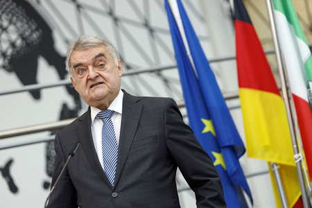 Pressekonferenz mit Armin Laschet und Herbert Reul in Düsseldorf