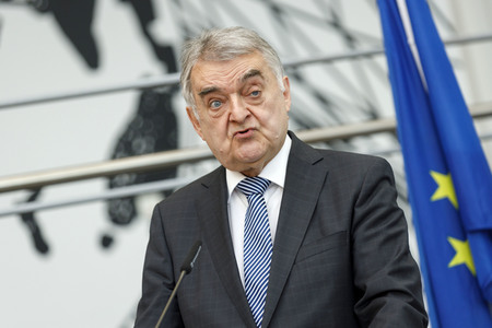 Pressekonferenz mit Armin Laschet und Herbert Reul in Düsseldorf