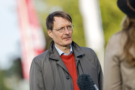 Podiumsgespräch mit Karl Lauterbach in Leverkusen