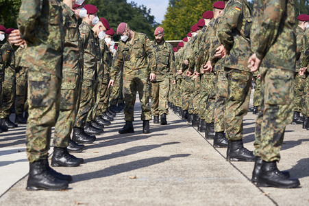Angela Merkel würdigt Einsatzkräfte der Afghanistan-Evakuierungsmission in Seedorf