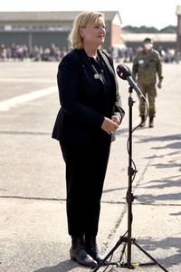 Angela Merkel würdigt Einsatzkräfte der Afghanistan-Evakuierungsmission in Seedorf