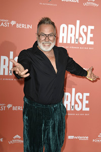 Weltpremiere der ARISE Grand Show 2021 in Berlin