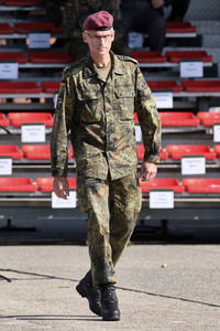 Angela Merkel würdigt Einsatzkräfte der Afghanistan-Evakuierungsmission in Seedorf