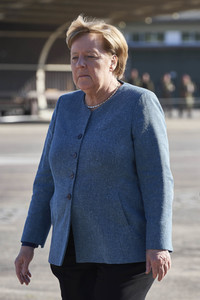 Angela Merkel würdigt Einsatzkräfte der Afghanistan-Evakuierungsmission in Seedorf