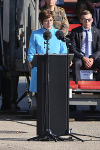 Angela Merkel würdigt Einsatzkräfte der Afghanistan-Evakuierungsmission in Seedorf