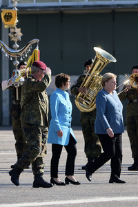 Angela Merkel würdigt Einsatzkräfte der Afghanistan-Evakuierungsmission in Seedorf