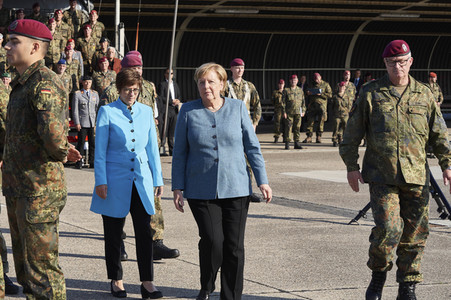 Angela Merkel würdigt Einsatzkräfte der Afghanistan-Evakuierungsmission in Seedorf