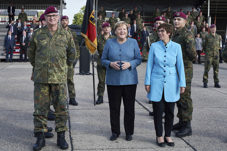 Angela Merkel würdigt Einsatzkräfte der Afghanistan-Evakuierungsmission in Seedorf