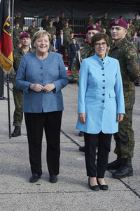 Angela Merkel würdigt Einsatzkräfte der Afghanistan-Evakuierungsmission in Seedorf
