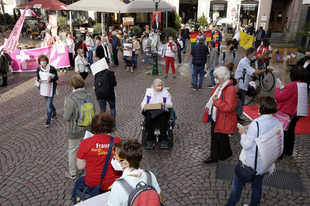 Protestdemo der Initiative 'Wir sind Kirche' in Fulda