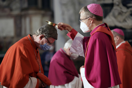 Schlussvesper mit Bonifatiussegen bei der Herbst-Vollversammlung der Deutschen Bischofskonferenz in Fulda