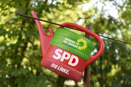Symbolfoto Rot-Rot-Grün Koalition
