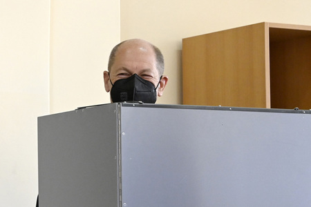 Stimmabgabe von Olaf Scholz zur Bundestagswahl 2021 in Potsdam