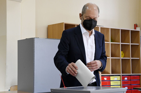 Stimmabgabe von Olaf Scholz zur Bundestagswahl 2021 in Potsdam