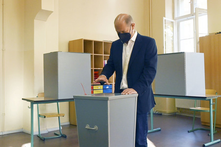 Stimmabgabe von Olaf Scholz zur Bundestagswahl 2021 in Potsdam