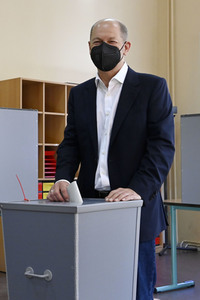 Stimmabgabe von Olaf Scholz zur Bundestagswahl 2021 in Potsdam