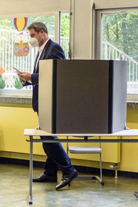 Stimmabgabe von Markus Söder zur Bundestagswahl 2021 in Nürnberg