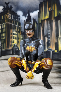 GEEK ART: Batgirl Comic Bodypainting
