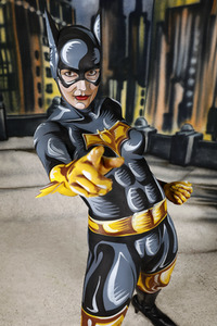 GEEK ART: Batgirl Comic Bodypainting