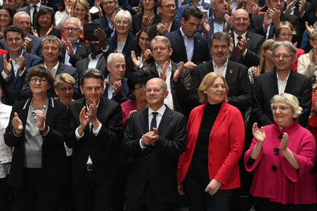 SPD-Fraktionssitzung und Statement der Fraktionsführung in Berlin