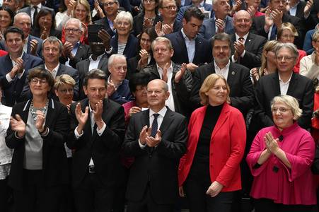 SPD-Fraktionssitzung und Statement der Fraktionsführung in Berlin