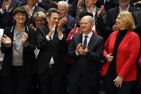 SPD-Fraktionssitzung und Statement der Fraktionsführung in Berlin