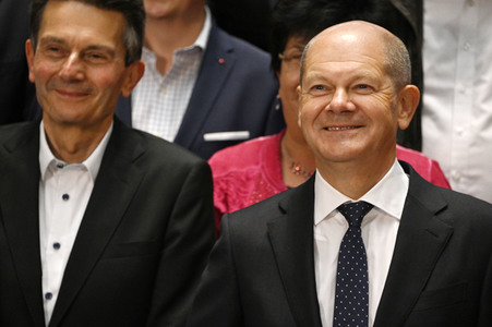 SPD-Fraktionssitzung und Statement der Fraktionsführung in Berlin