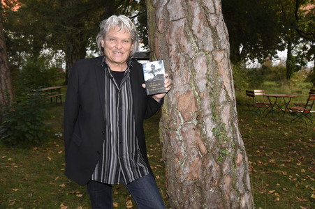 Lesung von Ernst Hannawald in Haar