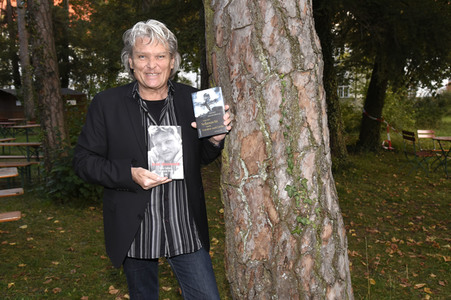 Lesung von Ernst Hannawald in Haar