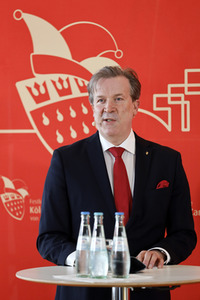 Pressekonferenz zur Vorstellung des designierten Dreigestirn 2022 in Köln