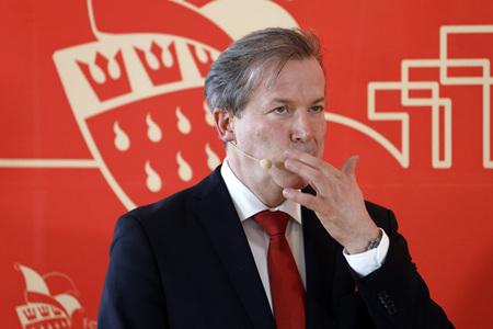 Pressekonferenz zur Vorstellung des designierten Dreigestirn 2022 in Köln