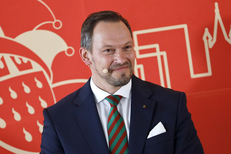 Pressekonferenz zur Vorstellung des designierten Dreigestirn 2022 in Köln