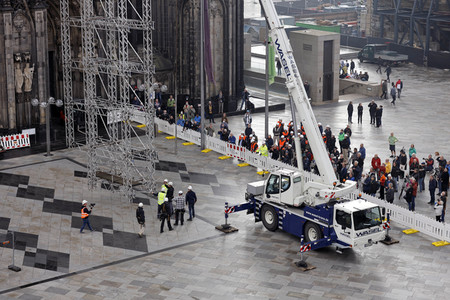 Abbau des Gerüsts am Kölner Dom