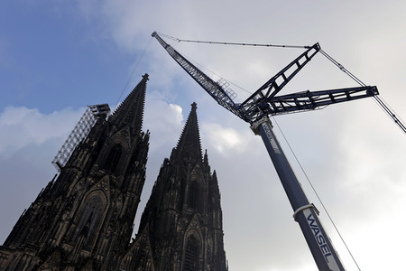 Abbau des Gerüsts am Kölner Dom