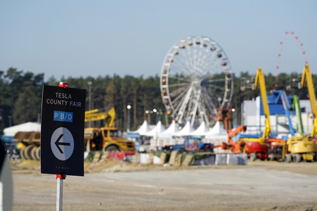 Tag der offenen Tür in der Tesla Gigafactory 4 in Grünheide