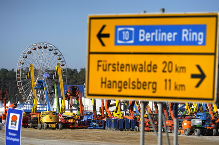 Tag der offenen Tür in der Tesla Gigafactory 4 in Grünheide