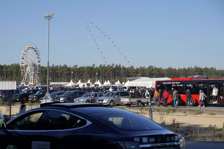 Tag der offenen Tür in der Tesla Gigafactory 4 in Grünheide