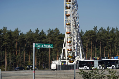 Tag der offenen Tür in der Tesla Gigafactory 4 in Grünheide