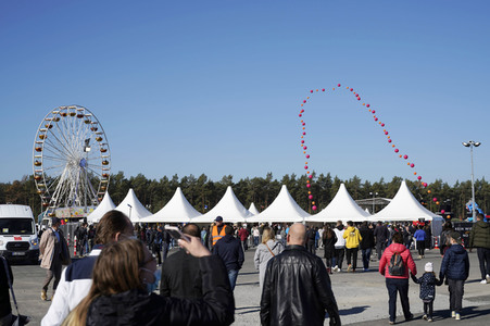 Tag der offenen Tür in der Tesla Gigafactory 4 in Grünheide