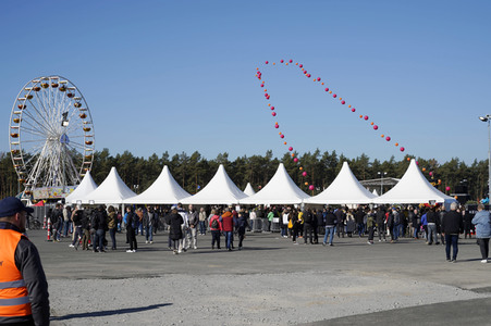 Tag der offenen Tür in der Tesla Gigafactory 4 in Grünheide
