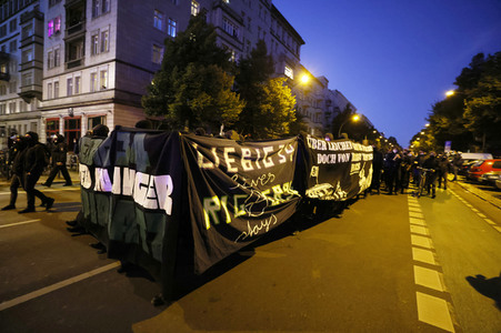 Demonstration gegen Räumung vom Wagencamp 'Köpi' in Berlin