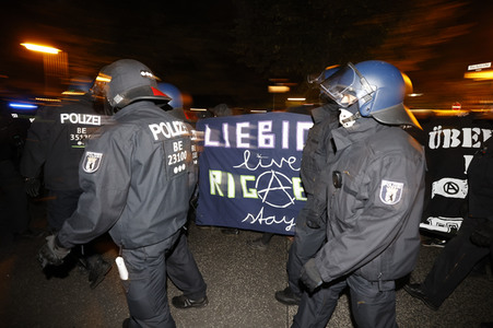 Demonstration gegen Räumung vom Wagencamp 'Köpi' in Berlin