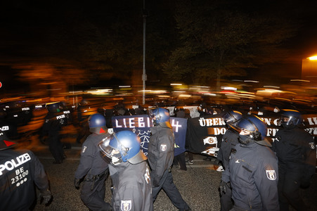 Demonstration gegen Räumung vom Wagencamp 'Köpi' in Berlin