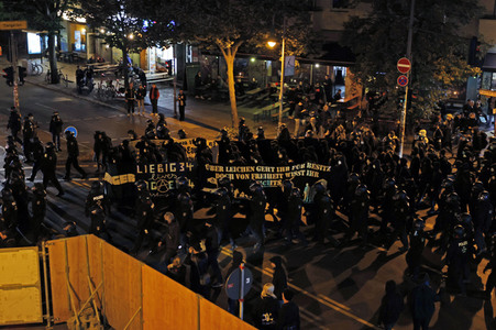 Demonstration gegen Räumung vom Wagencamp 'Köpi' in Berlin
