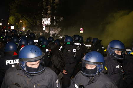 Demonstration gegen Räumung vom Wagencamp 'Köpi' in Berlin