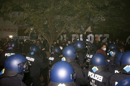 Demonstration gegen Räumung vom Wagencamp 'Köpi' in Berlin