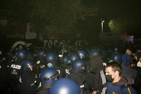 Demonstration gegen Räumung vom Wagencamp 'Köpi' in Berlin