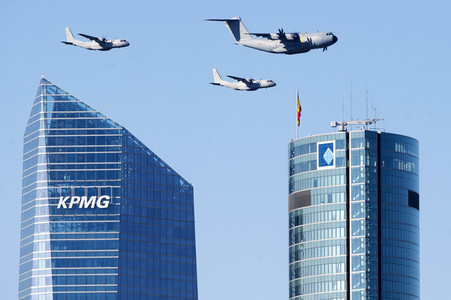 Militärparade zum spanischen Nationalfeiertag in Madrid